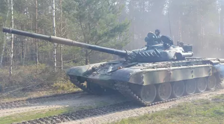 Danmark giver Ukraine ny militær hjælpepakke med T-72EA kampvogne og BMP-2 infanterikampkøretøjer til en værdi af 525 millioner dollars