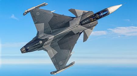 Saab vil sælge 114 fjerdegenerations Gripen E-kampfly til Indien, etablere fælles produktion og bygge et forsknings- og udviklingscenter.