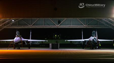 Kina er begyndt at bruge et avanceret J-11B jagerfly, der kan bære Thunderbolt-10 og Thunderbolt-15 missiler med en rækkevidde på op til 300 kilometer.