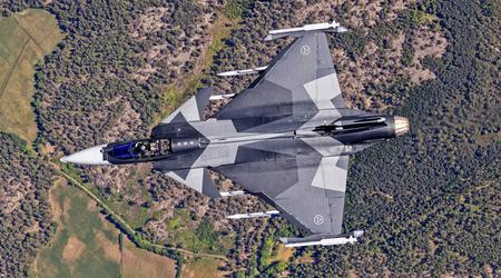 Det moderniserede JAS 39 Gripen E-kampfly har en større vinge for øget manøvredygtighed og kan bære flere missiler.