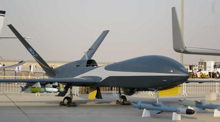 Kinas gigantiske WZ-7 Soaring Dragon-drone med en marchhastighed på 750 km/t, der kopierer USA's RQ-4 Global Hawk, er trængt ind i Taiwans luftforsvars-identifikationszone.