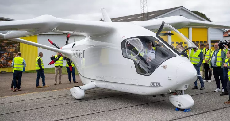 Danmark lancerer den første indenrigsflyvning med ...