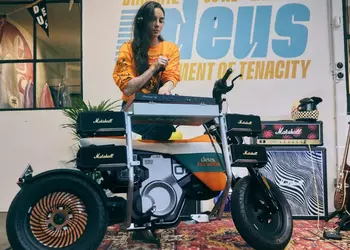 Deus Ex og BMW har lavet ...