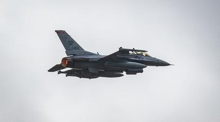 USA har sendt kampfly til Island for første gang i to år - F-16 Fighting Falcon skal fungere som en luftpolitistyrke.