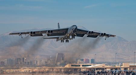 USA har sendt fire B-52H Stratofortress-atombombefly til Storbritannien.