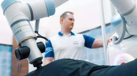 Anna, robotmassøren: Verdens første AI-massagerobot Rocozyer er blevet lanceret i Tjekkiet, og den roder ikke med cellulite