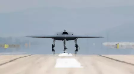Tyrkiets ANKA-3-drone, der ligner atombombeflyet B-2 Spirit, gennemgår taxitests
