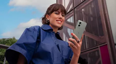 Moto G55: 120Hz-skærm, MediaTek Dimensity 7025-chip, OIS-kamera og 30W-opladning til €249