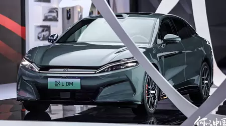 BYD Han L elektrisk sedan kan oplades med to kabler på samme tid