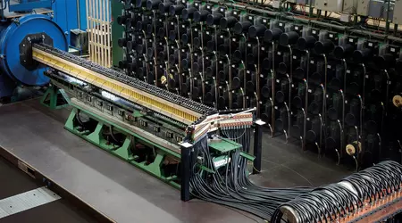 EU vil skabe en elektromagnetisk railgun, der kan accelerere en artillerigranat til 7.400 km/t.