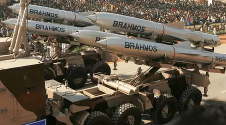 Indien har testet en jordversion af det avancerede supersoniske krydsermissil BrahMos ER med en rækkevidde på 450-500 kilometer.