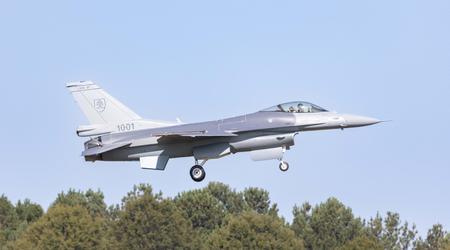 Et moderniseret F-16V Block 70-kampfly til det slovakiske luftvåben foretog sin jomfruflyvning i South Carolina.