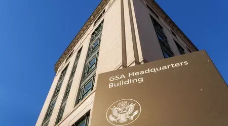 Elon Musk lancerer sin egen chatbot til offentligt ansatte