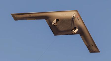 Atombombeflyet B-21 Raider kan påbegynde fuld testflyvning på Edwards Air Force Base, det amerikanske luftvåbens base.