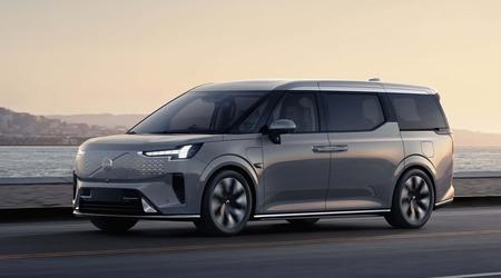 Volvo har lanceret masseproduktion af den elektriske luksusminivan EM90 med en rækkevidde på op til 738 kilometer.