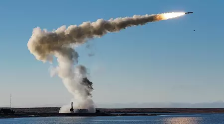 Hizbollah har angiveligt russiske Onyx/Yakhont-antiskibsmissiler med en rækkevidde på 300 km, som kan udgøre en trussel mod amerikanske destroyere og hangarskibe.