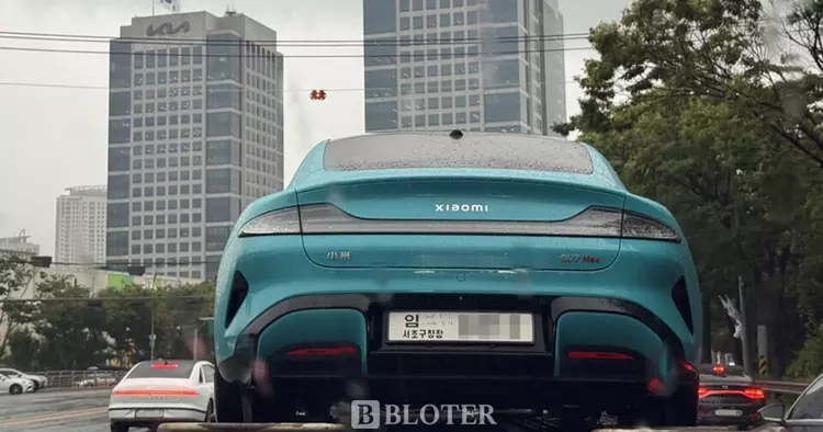 Xiaomi SU7 set outside Hyundais hovedkontor ...