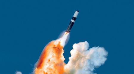Det amerikanske forsvarsministerium har afsat 2,18 milliarder dollars til at støtte og vedligeholde styresystemer i Trident II interkontinentale ballistiske missiler.