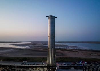 SpaceX rullede en ny Super Heavy-raketprototype ...