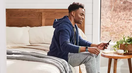 Fitbit udvikler en kompakt gadget til måling af blodtryk på fingeren (foto)