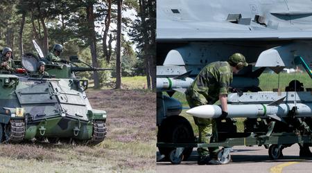 Ikke kun Saab ASC 890-fly: Sverige vil også sende Pansarbandvagn 302 pansrede mandskabsvogne, Rb 99-missiler og artillerigranater til Ukraine.