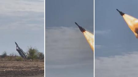 Den første video af affyringen af S-200 luftværnsmissilet, der er modificeret til at ramme jordmål, er blevet offentliggjort.