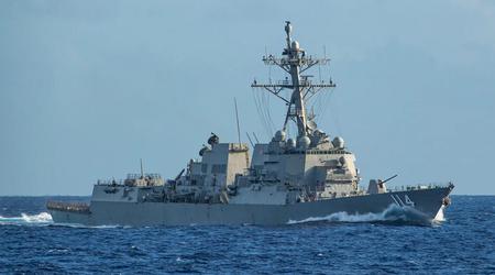 Den amerikanske flåde har sendt Arleigh Burke-klassens destroyer USS Ralph Johnson til Det Sydkinesiske Hav, som kan bære Tomahawk-krydsermissiler.