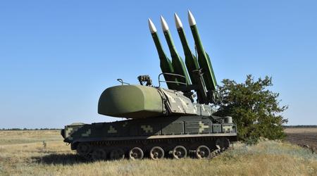 Ukraine og USA har skabt luftforsvarssystemet FrankenSAM baseret på Buk SAM-systemet, som kan affyre RIM-7 Sea Sparrow-missiler.