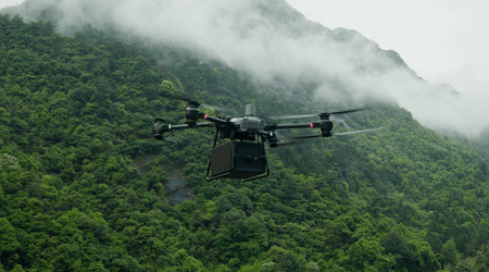 DJI annoncerede FlyCart-dronen med en maksimal nyttelast på 40 kg til en pris på 17.000 dollars.