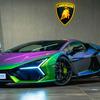 Lamborghini Revuelto med en snas farve