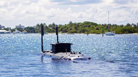 Den amerikanske flåde har taget miniubåden Dry Combat Submersible i brug.