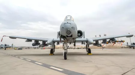 Det ikoniske A-10 Thunderbolt II angrebsfly kan nu bruge APKWS II-missiler og GBU-39/B styrede bomber med lille diameter.