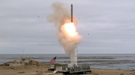 Japan fremskynder køb af 400 amerikanske Tomahawk-krydsermissiler med en rækkevidde på 1.600 km for 1,6 milliarder dollars