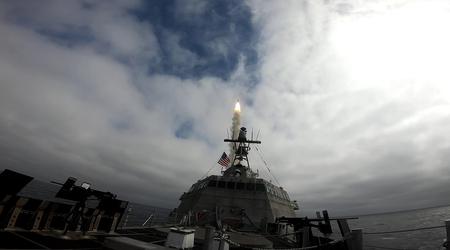 Det amerikanske kystnære kampskib USS Savannah har for første gang affyret Standard Missile 6-missilaffangeren, som kan angribe luft- og jordmål.