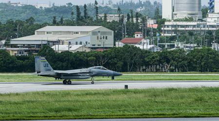 Det amerikanske luftvåben har returneret ældre fjerdegenerations F-15C Eagle-kampfly til Japans Kadena-base.