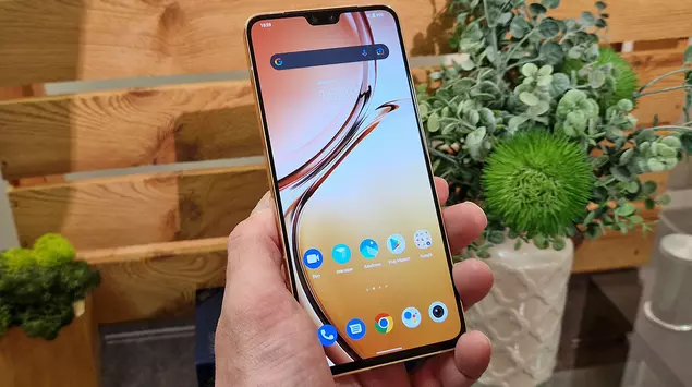 vivo V23 5G anmeldelse: Verdens første ...