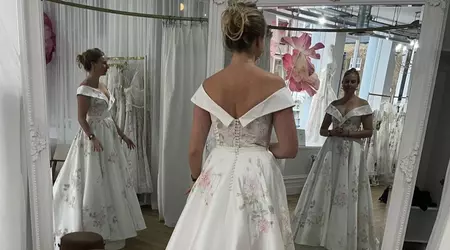 En ud af en million - en fejl i computerfotografering gjorde det muligt for iPhone at fange tre versioner af den samme pige på ét billede