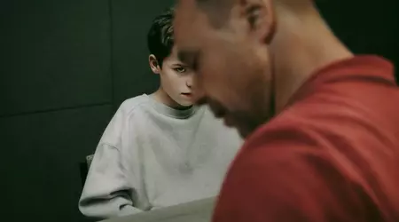 Droner, masser af forberedelse og mange forsøg: Hvordan optog Netflix dramaserien Adolescence i én optagelse? 