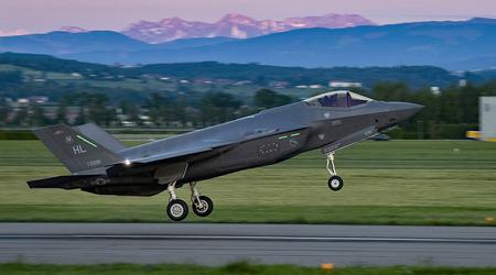 Lockheed Martin modtog 746,3 millioner dollars til at arbejde på en kontrakt om at levere F-35 Lightning II-kampfly til Schweiz.