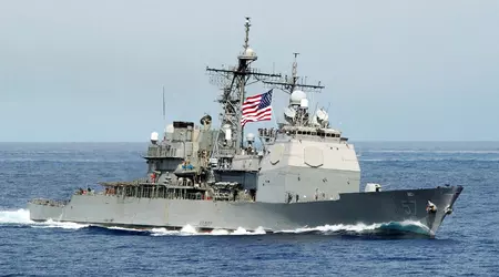 Den amerikanske flåde har taget krydseren USS Lake Champlain ud af drift efter 35 års tjeneste - krigsskibet var bærer af Tomahawk-missiler, overlevede en eksplosion og en kollision med et fiskefartøj...