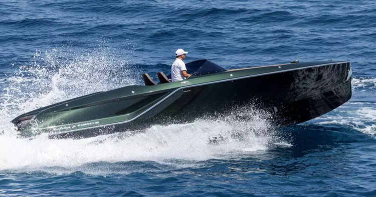 Frauscher x Porsche 850 Fantom elbåd ...