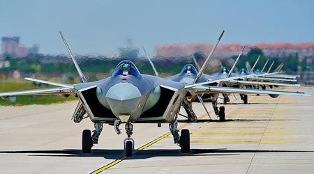 Det amerikanske luftvåben frygter ikke dominansen af Kinas femtegenerations J-20 Mighty Dragon-kampfly, fordi det er kopieret fra USA's F-22 Raptor-fly.