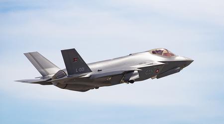 Royal Danish Air Force har indsat de første femtegenerations F-35A Lightning II-kampfly i tjeneste.