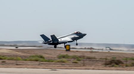 En eskadrille af femtegenerations F-35 Lightning II-kampfly er ankommet til Mellemøsten midt i de voksende trusler fra Iran og Rusland.