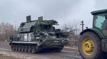 På grund af store tab af Tor-M2-missiler i Ukraine har Rusland bestilt et nyt parti moderniserede kortrækkende jord-til-luft-missilsystemer.