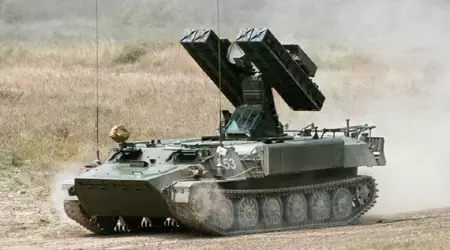 Et godstog kørte ind i et russisk Strela-10 jord-til-luft-missilsystem.