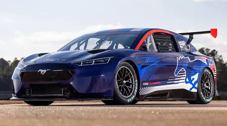 Ford afslørede en helelektrisk NASCAR-prototype inspireret af Mustang Mach-E