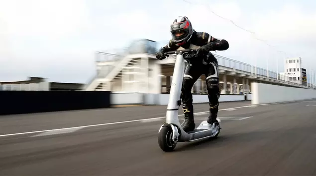 Bo Turbo: en elektrisk scooter med ...