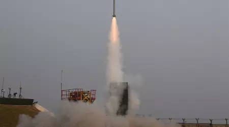 Indien bygger sit eget luftforsvarssystem, der vil kunne nedskyde missiler, droner, fly, helikoptere og præcisionsammunition inden for en radius af 350 km.