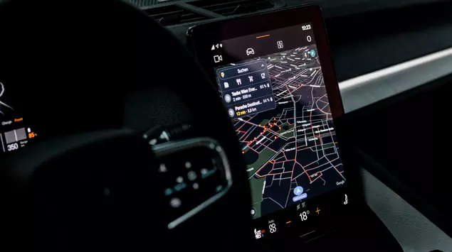 Google integrerer Gemini i Android Auto ...